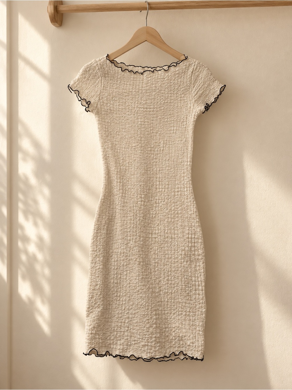 H&M Cream Textured Sheath Dress with Black Ruffle Trim - Picture 2 of 3